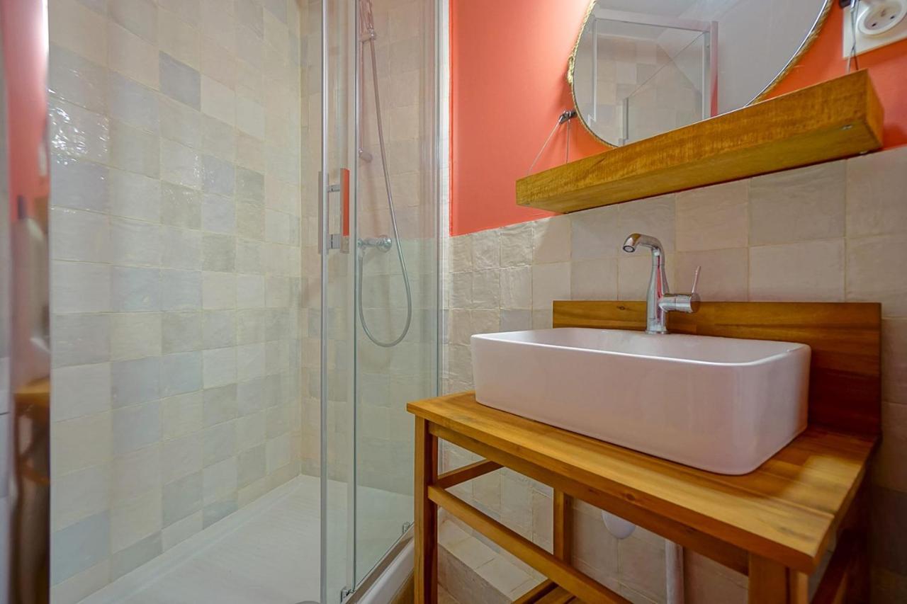 Beautiful Bright Apartment Near The Marais Париж Екстериор снимка