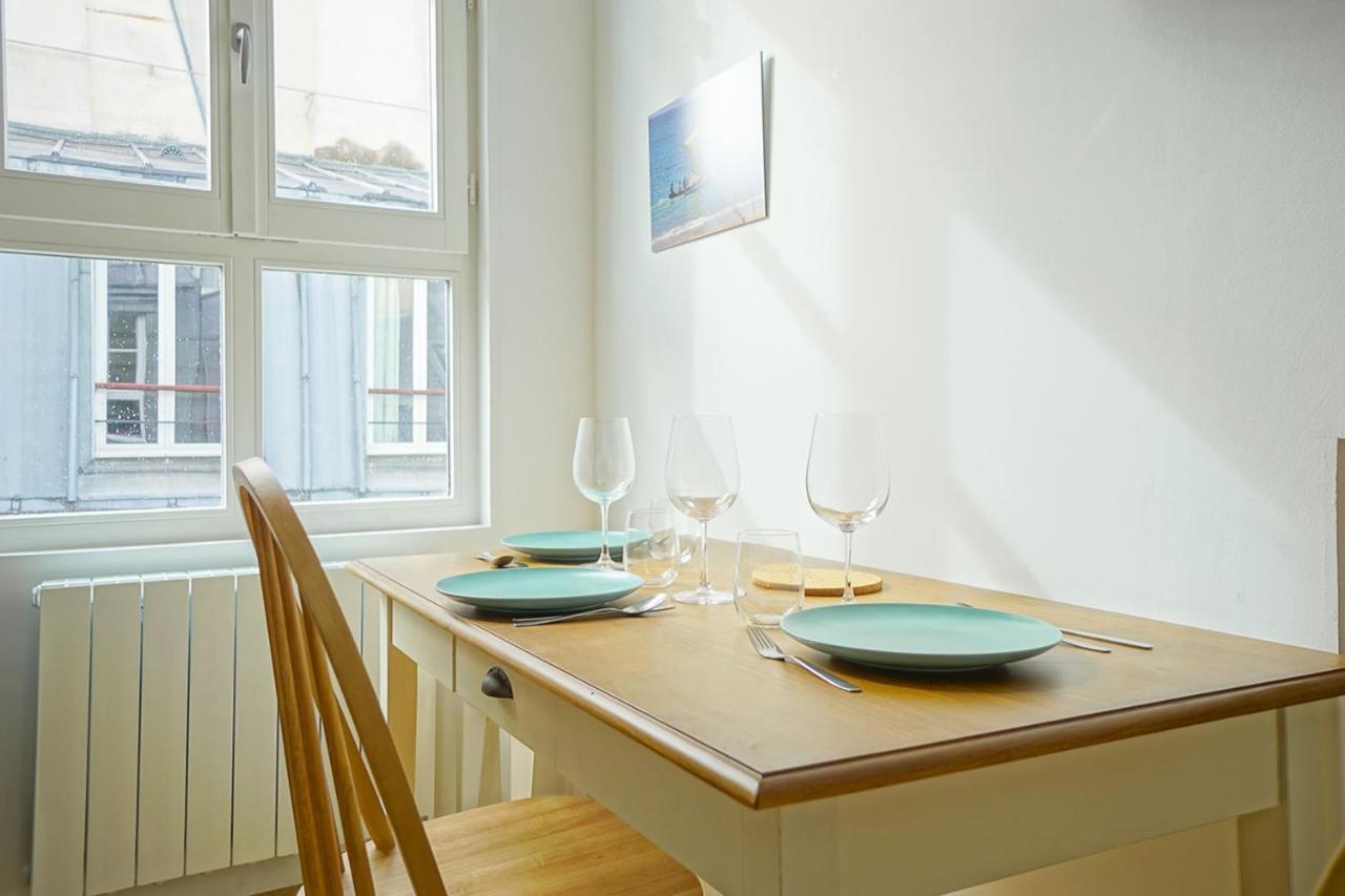 Beautiful Bright Apartment Near The Marais Париж Екстериор снимка